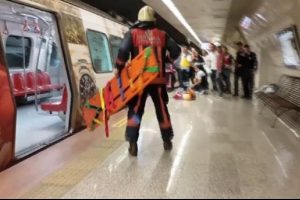 Bir kişi raylara atladı, metro seferleri durduruldu