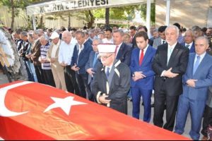 Ressam Ahmet Yakupoğlu K&uuml;tahya'da toprağa verildi