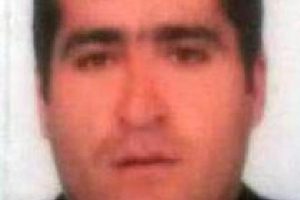 Arıza yapan otomobilinden inen s&uuml;r&uuml;c&uuml; karşıdan gelen aracın altında kaldı