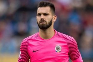 Sparta Praglı kaleci kadınlardan &ouml;z&uuml;r diledi!