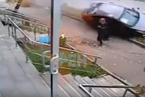 Kontrolden &ccedil;ıkan otomobil dehşet sa&ccedil;tı