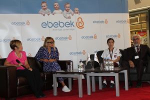 Bursa'da AVM'de annelere emzirme semineri