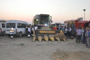 Bi&ccedil;erd&ouml;vere kapılan &ccedil;ift&ccedil;i feci şekilde can verdi