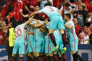 A Milliler kritik virajı kayıpsız ge&ccedil;mek istiyor