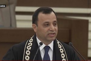 AYM Başkanı Z&uuml;ht&uuml; Arslan: OHAL hukuksuzluk hali değildir