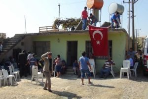 'Fırat Kalkanı' şehidinin baba ocağına ateş d&uuml;şt&uuml;