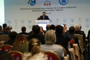 "Barajlara karşı &ccedil;ıkmak cinnettir"