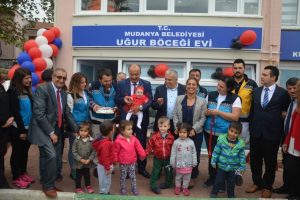 Bursa Mudanya'da "Uğur B&ouml;ceği Evi" ve "Emekli Dayanışma Evi" a&ccedil;ıldı