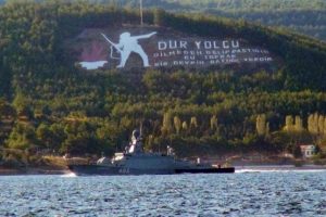 İki Rus savaş gemisi &Ccedil;anakkale Boğazı'ndan ge&ccedil;ti