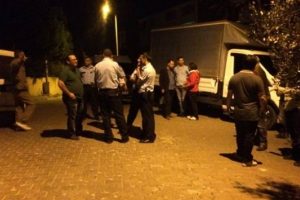 İzmir'de MİT lojmanları &ouml;n&uuml;nde patlama