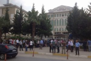 Antalya Adliyesi'nde canlı bomba ihbarı ortalığı karıştırdı