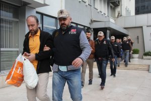 Bursa'da 3 ayrı FET&Ouml; operasyonu 22 g&ouml;zaltı