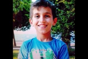 Kocaeli'de apartman boşluğuna d&uuml;şen &ccedil;ocuk &ouml;ld&uuml;