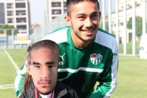 Bursaspor antrenmanın minik ziyaret&ccedil;ileri