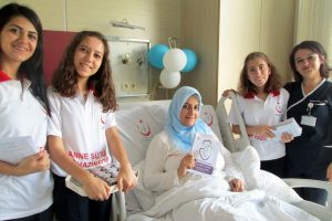 Bursa'da anne s&uuml;t&uuml;n&uuml;n &ouml;nemi anlatılıyor