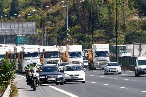 Bakan Arslan FSM'den ka&ccedil;ak ge&ccedil;enleri uyardı