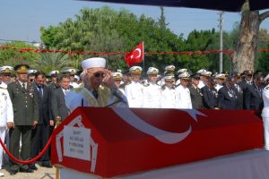 Mersin şehidini son yolculuğuna uğurladı