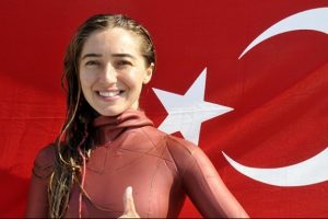 Şahika Erc&uuml;men, şehitler i&ccedil;in 100 metrenin altına dalacak