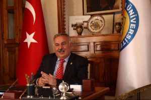 Eski rekt&ouml;r Mutlu, havaalanında g&ouml;zaltına alındı