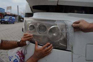 Bursa'daki trafik canavarını kırık farı ele verdi