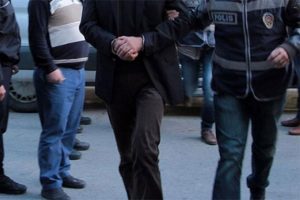FET&Ouml; zanlısı sahte "FBI" kimliğiyle yakalandı