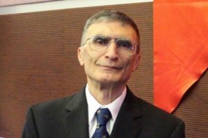 Kristal Elma'ya Aziz Sancar damgası