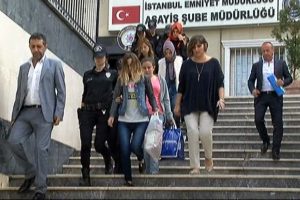 İstanbul'da g&ouml;zaltına alınan 28 kişi adliyeye sevk edildi