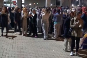 Kız yurdu gece yarısı sokağa d&ouml;k&uuml;ld&uuml;