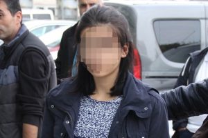 15 yaşındaki kız, babaannesinin 10 bin lirasını &ccedil;alıp erkek arkadaşına verdi