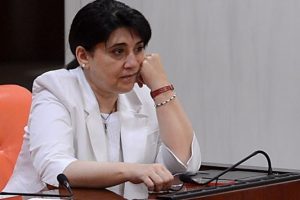 HDP'li 6 milletvekili ifadeye &ccedil;ağırıldı