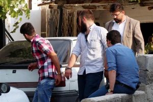 Burdur'da polis uyuşturucu partisini bastı