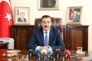 Bakan T&uuml;fenkci: "Ter&ouml;rle m&uuml;cadelede hukuk dışına &ccedil;ıkmayacağız"