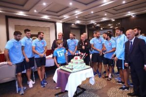 TFF Başkanı Demir&ouml;ren'in doğum g&uuml;n&uuml; kutlandı