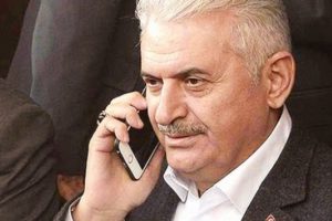 Başbakan'dan cep telefonu s&uuml;rprizi