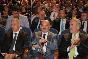 M&uuml;ezzinoğlu Bursa'da: "Mağdur olan 462 kişi g&ouml;revine iade edildi"