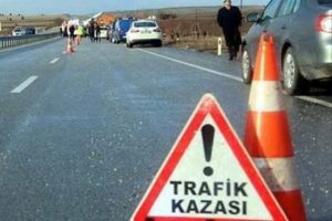 K&uuml;tahya'da trafik kazası: 1 &ouml;l&uuml;, 3 yaralı