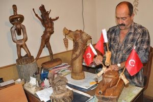 '15 Temmuz ruhunu' ahşaba d&ouml;kt&uuml;