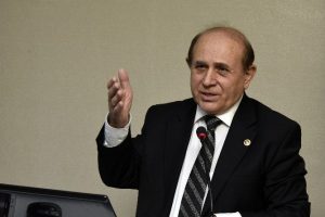 Burhan Kuzu: "Bu millete Nobel &ouml;d&uuml;l&uuml;n&uuml;n verilmesi gerek"