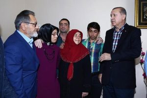 Erdoğan'dan şehit ailesine ziyaret