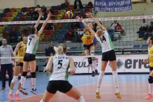 Bursa B&uuml;y&uuml;kşehir Belediyespor şampiyonluğu ka&ccedil;ırdı