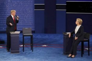 Hillary Clinton ve Donald Trump ikinci raunda &ccedil;ıktı