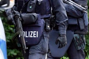 Almanya'da ka&ccedil;an ter&ouml;r ş&uuml;phelisi yakalandı