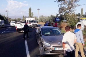 Bursa'da kaza yapan şahıslar hastanede kavgaya tutuştu