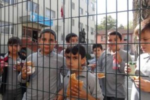 Bursa'daki o okulda bir veli OHAL'den memnun!