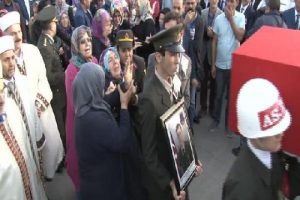 Şemdimli şehidi Ercan Bayraktar Pendik'te son yolculuğuna uğurlandı