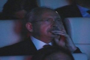 Kılı&ccedil;daroğlu'nu duygulandıran belgesel