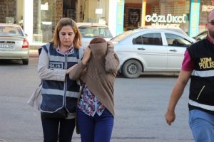 35 &ouml;ğretmen FET&Ouml;'den g&ouml;zaltında