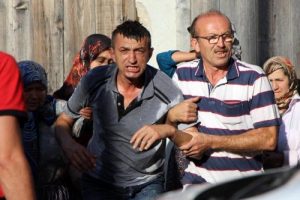 Bolu'da evde &ccedil;ıkan yangında 3 kişi yaralandı
