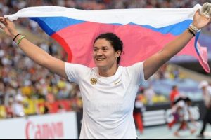 Rus sporcunun altın madalyası geri alındı