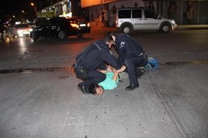 Zonguldak'ta alkoll&uuml; adam polise zor anlar yaşattı
